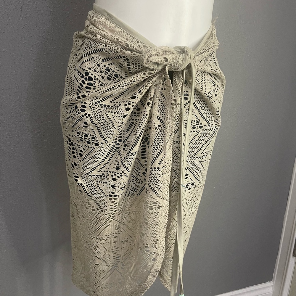 Elegant Cream Crochet Swim Cover-Up
